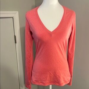 Under Armour women’s V-Neck Long Sleeve Pink Top Heated Gear M